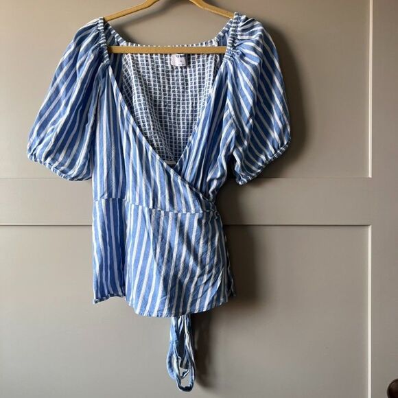 Old Navy Wrap Shirt Size XL Women's Blue Stripe Smocked Puff Shoulder Nautical - Picture 1 of 5